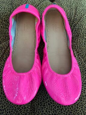 Tieks POP PINK Patent Ballet Flats size 10 Like New